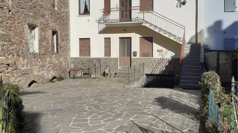Albiano (TN) porzione di casa con due appartamenti